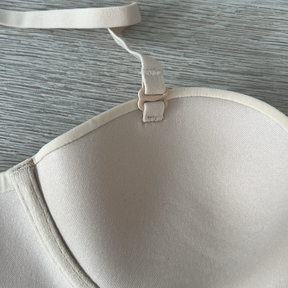 Skims Deep Plunge Strapless Bra - Picture 4 of 6